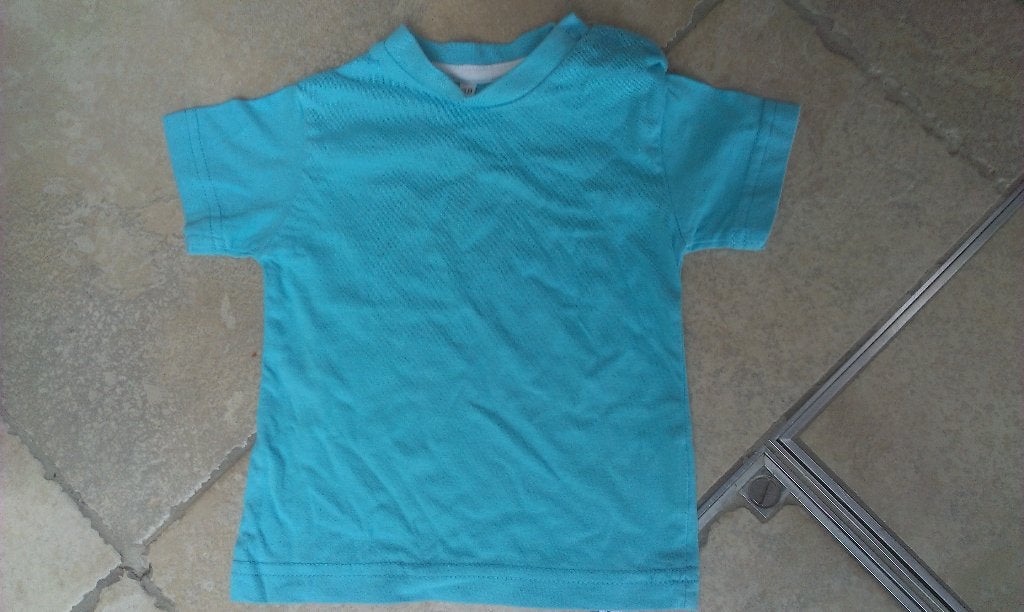 1 euro koopjes ! turquoise t-shirt mt 62, Kinderen en Baby's, Babykleding | Maat 62, Jongetje of Meisje, Ophalen of Verzenden