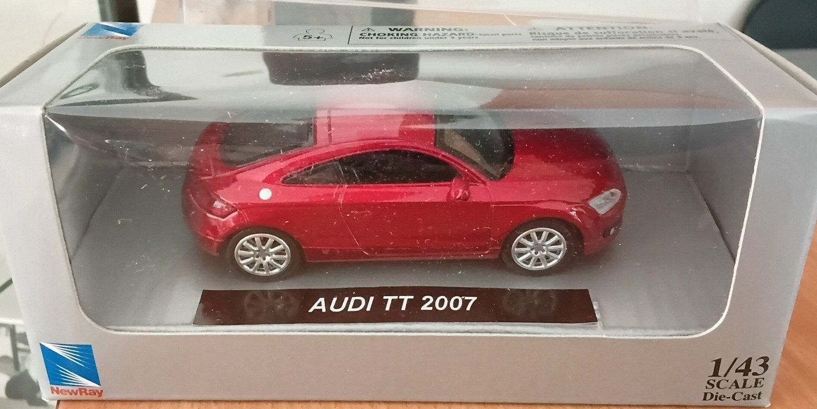 Audi TT rouge 2007 1:43 dans son emballage d'origine, Hobby & Loisirs créatifs, Enlèvement ou Envoi