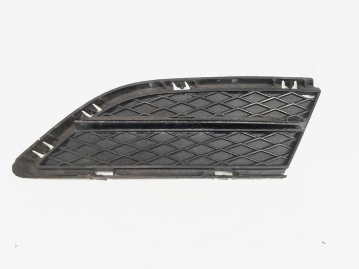 Pare-chocs grille d'un BMW 3-Serie, Autos : Pièces & Accessoires, Carrosserie & Tôlerie, Pare-chocs, BMW, Utilisé, 3 mois de garantie