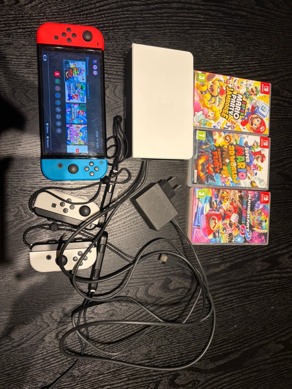Nintendo Switch oled + jeux + 2 manettes Excellent état 350€, Games en Spelcomputers, Spelcomputers | Nintendo Switch, Zo goed als nieuw