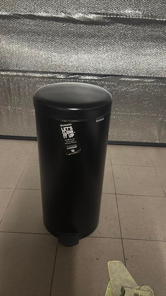 Brabantia vuilbak, Ophalen, Zo goed als nieuw