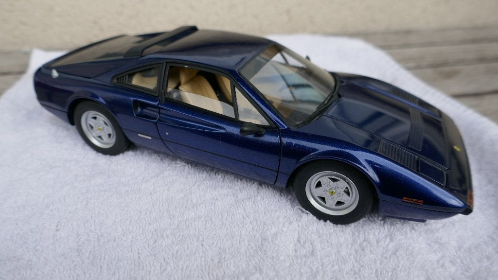 Hotwheels Elite 1/18 Ferrari 308 GTB QV zonder OVP, Hobby & Loisirs créatifs, Voitures miniatures | 1:18, Enlèvement ou Envoi