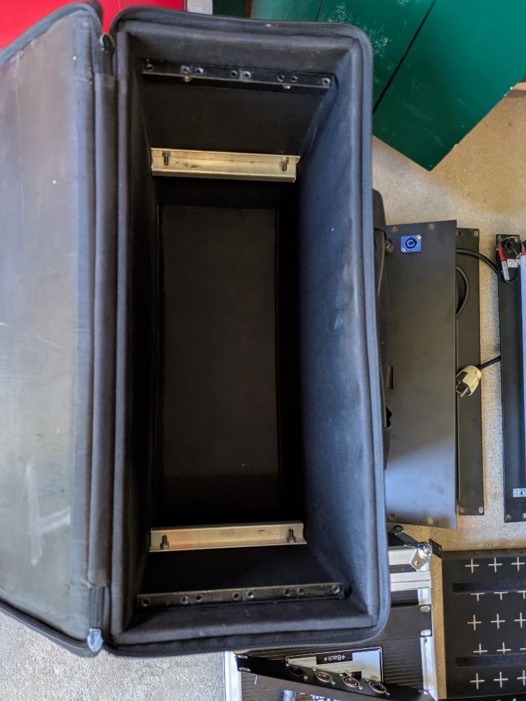 19 inch & 10 inch rack cases en accesoires, Muziek en Instrumenten, Ophalen, Gebruikt