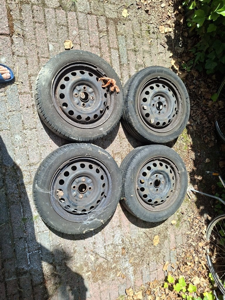 Aygo / C1 / 107 stalen velgen met banden, Auto-onderdelen, Banden en Velgen, Ophalen, 14 inch, Gebruikt, 155 mm