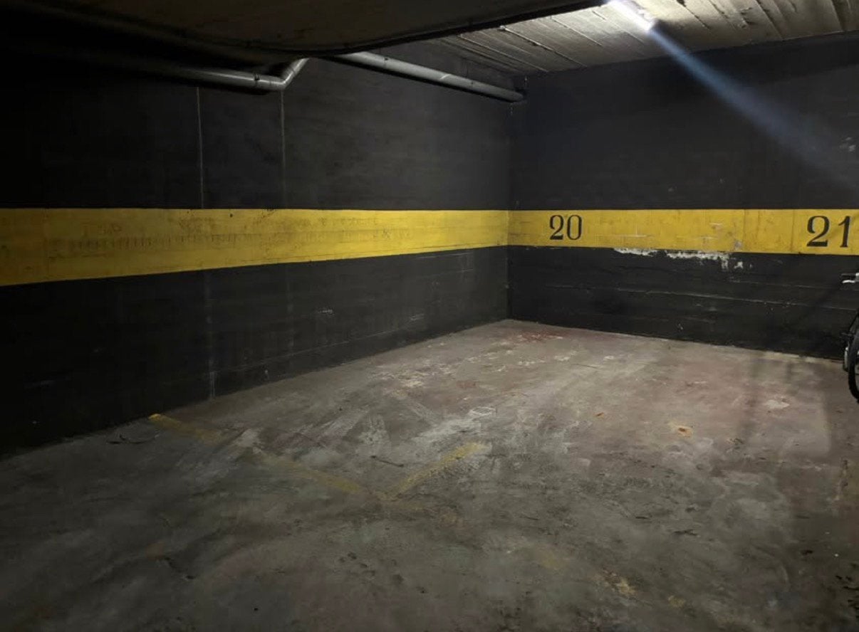 Parkeerplaats te huur of te koop, Brussel