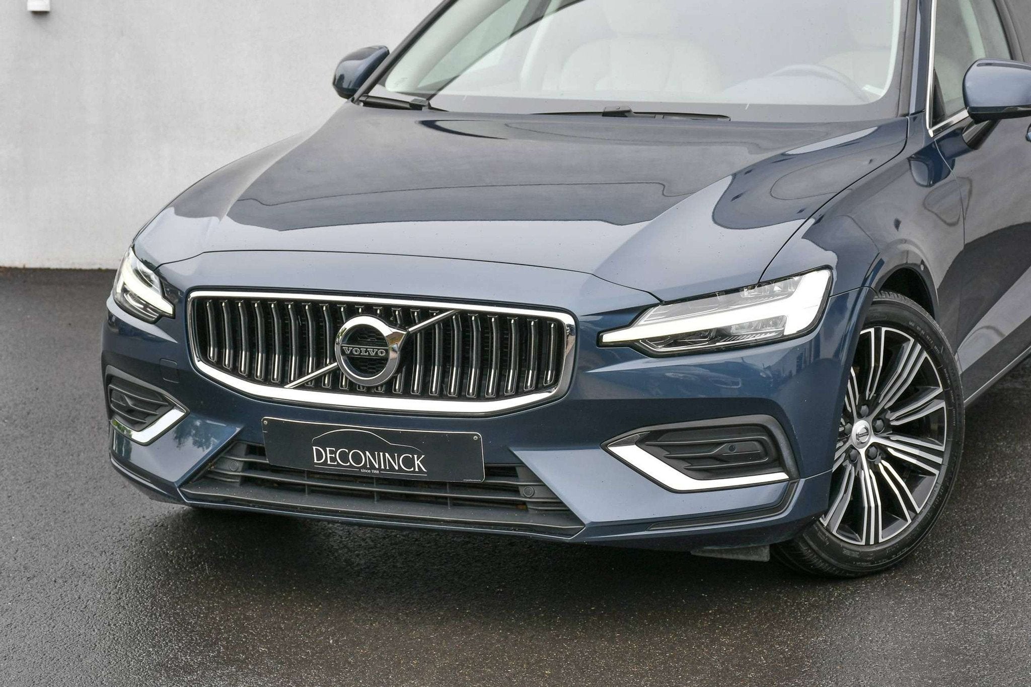 Volvo V60 V60 2.0 D3 *PANO*ELEK SEATS*ELEK TRKEHAAK*MEMORY*C, Auto's, Automaat, 1826 kg, Gebruikt, 4 cilinders