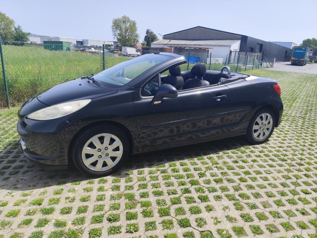 Belle Peugeot 207cc cabriolet 1.6d approuvée à prix d'aubain, Achat, Verrouillage central, Carnet d'entretien, Particulier