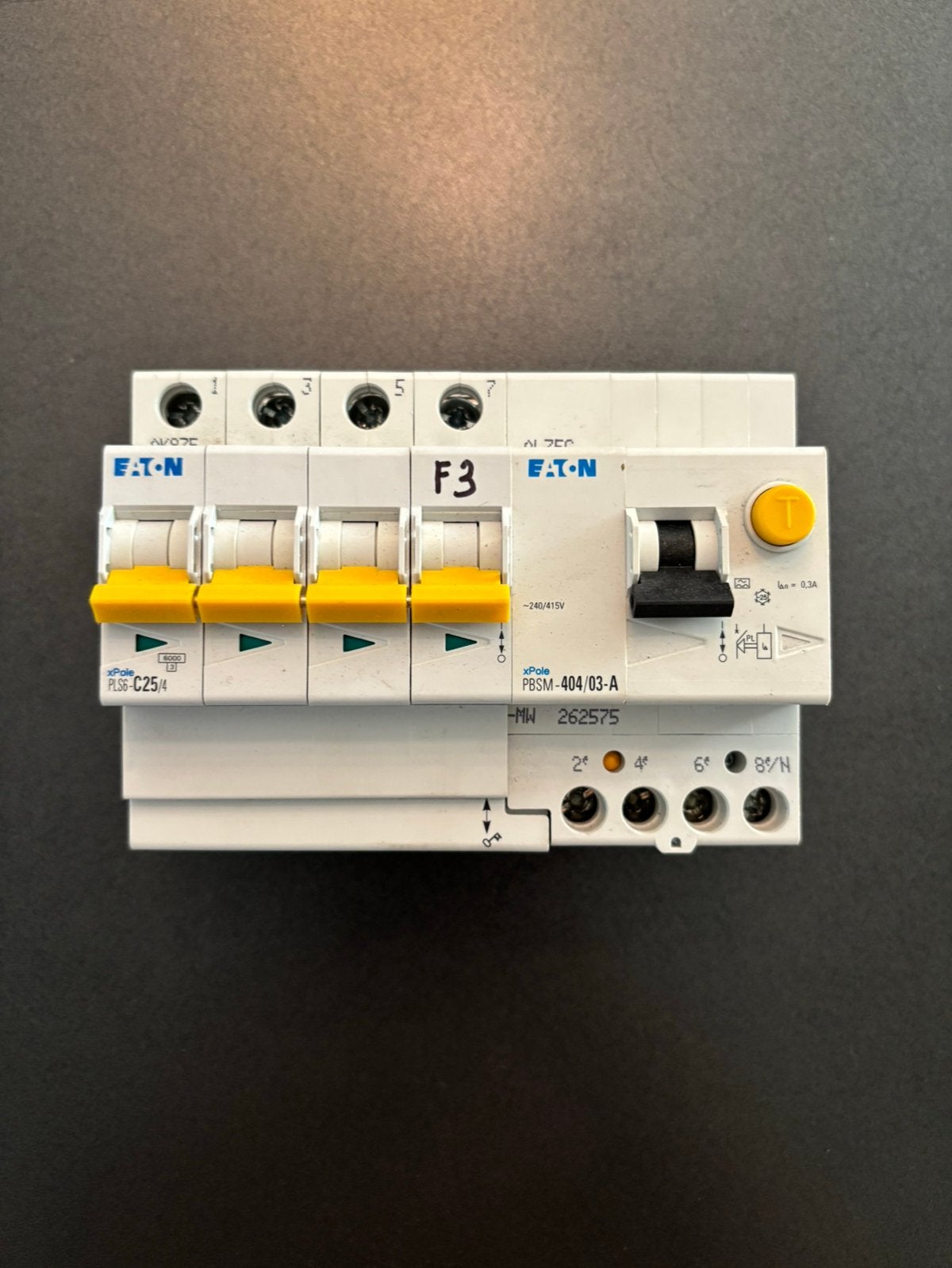 DifrentieelAutomaat40A/300mA      2Stuks, Doe-het-zelf en Bouw, Elektriciteit en Kabels, Ophalen of Verzenden, Gebruikt, Eaton