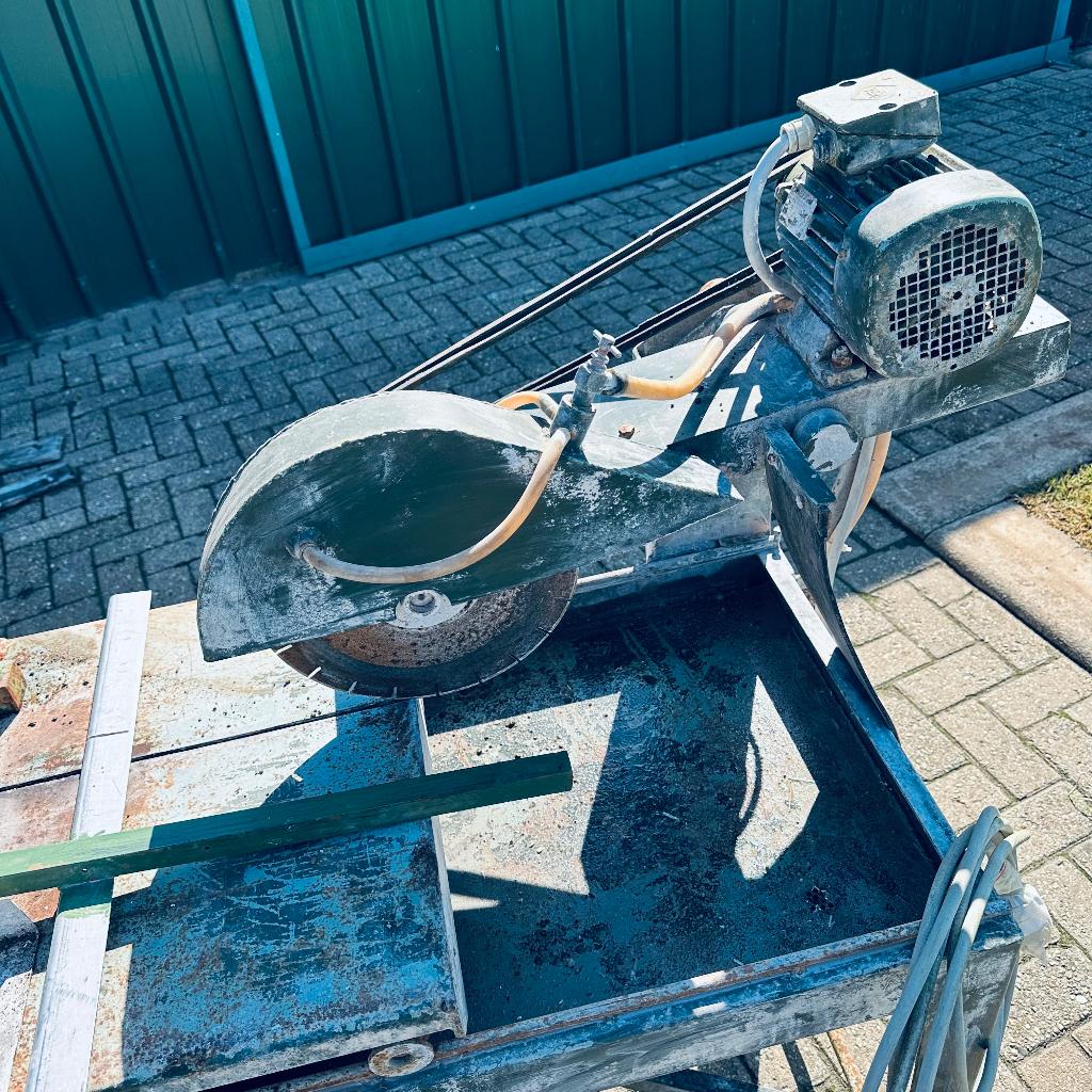 Steenzaagmachine, Ophalen, Gebruikt, 60 cm of meer, 10 m² of meer