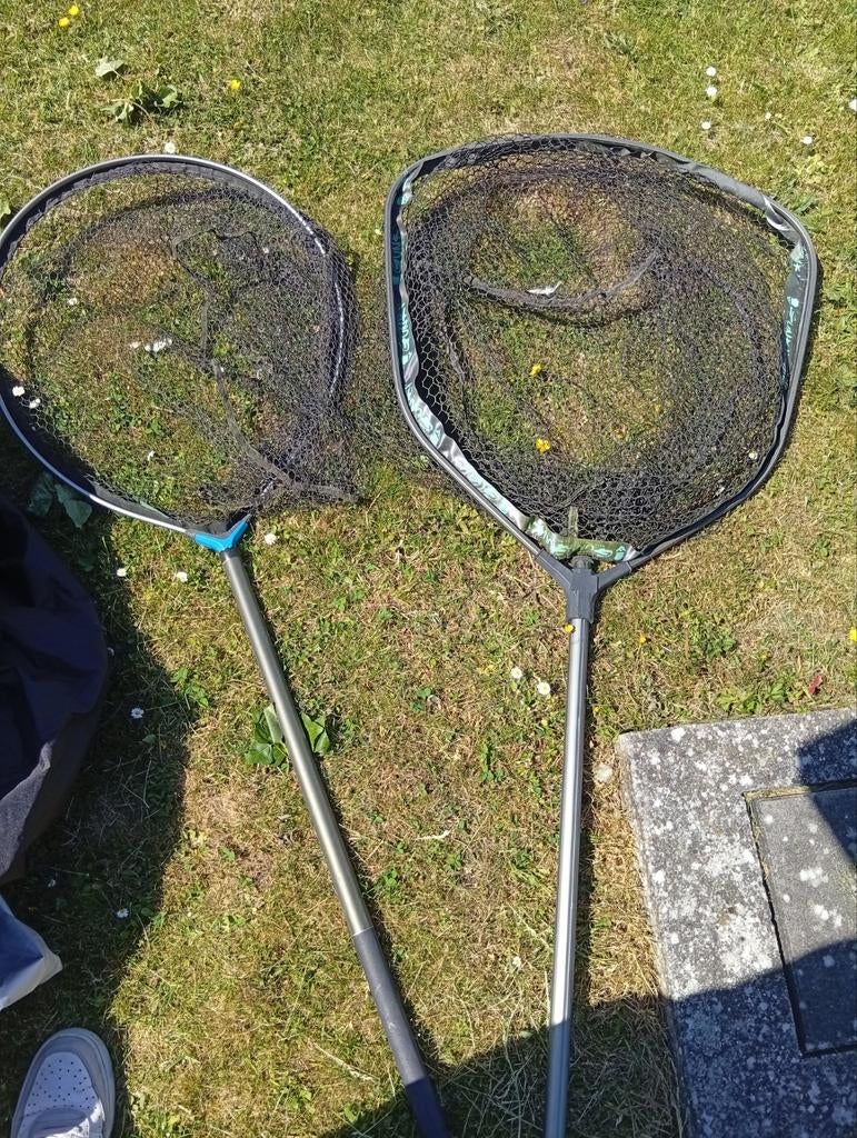 2 schepnetten, Ophalen