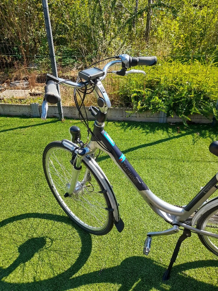 Elektrische dames fiets tegen klein bod 3945 Km gereden, Fietsen en Brommers, Elektrische fietsen, Ophalen, Zo goed als nieuw
