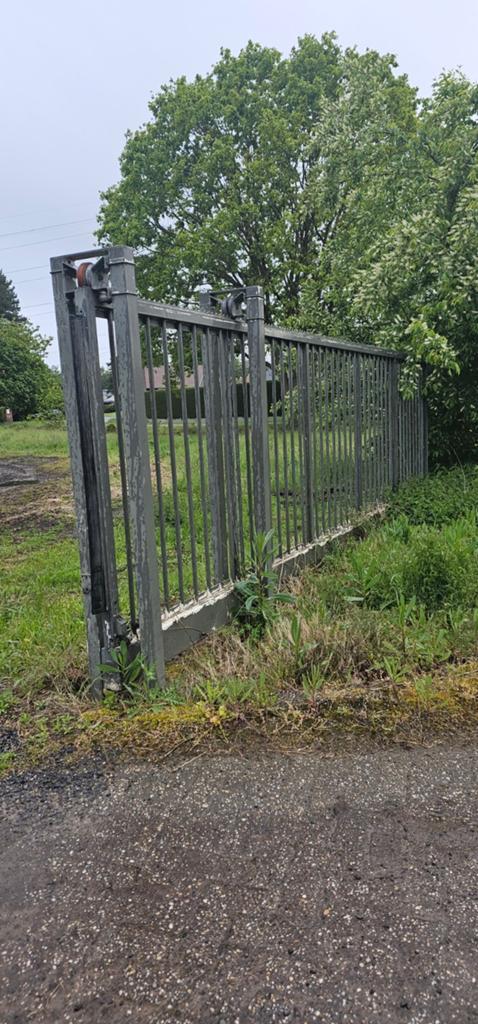Grote ijzeren poort, Enlèvement