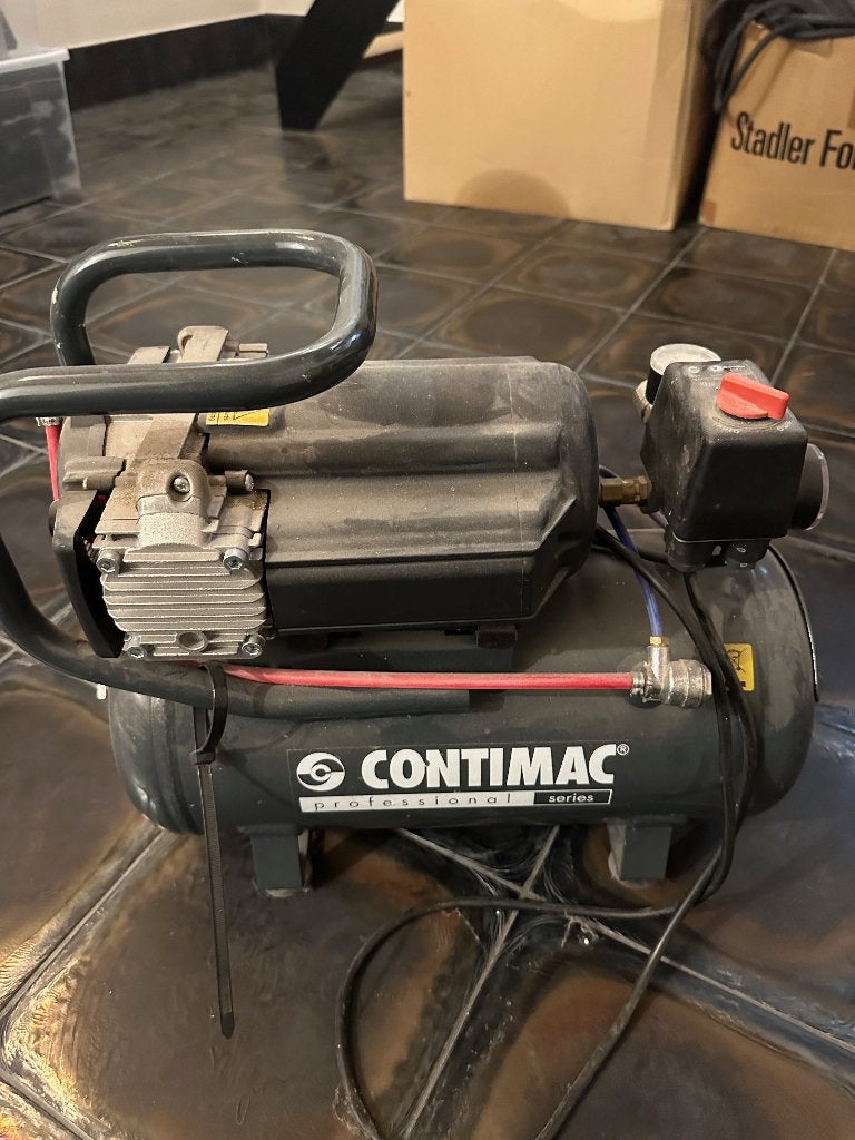 CONTIMAC COMPRESSOR CM 210/8/15 W BOXER, Doe-het-zelf en Bouw, Ophalen, 6 tot 10 bar, Zo goed als nieuw, Geluidgedempt