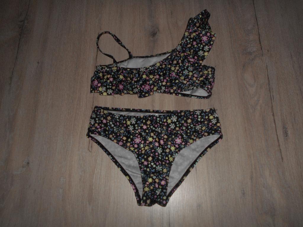 bikini zwart met bloemen maat 128, Kinderen en Baby's, Kinderkleding | Kinder-zwemkleding, Bikiniset, Meisje, Zo goed als nieuw