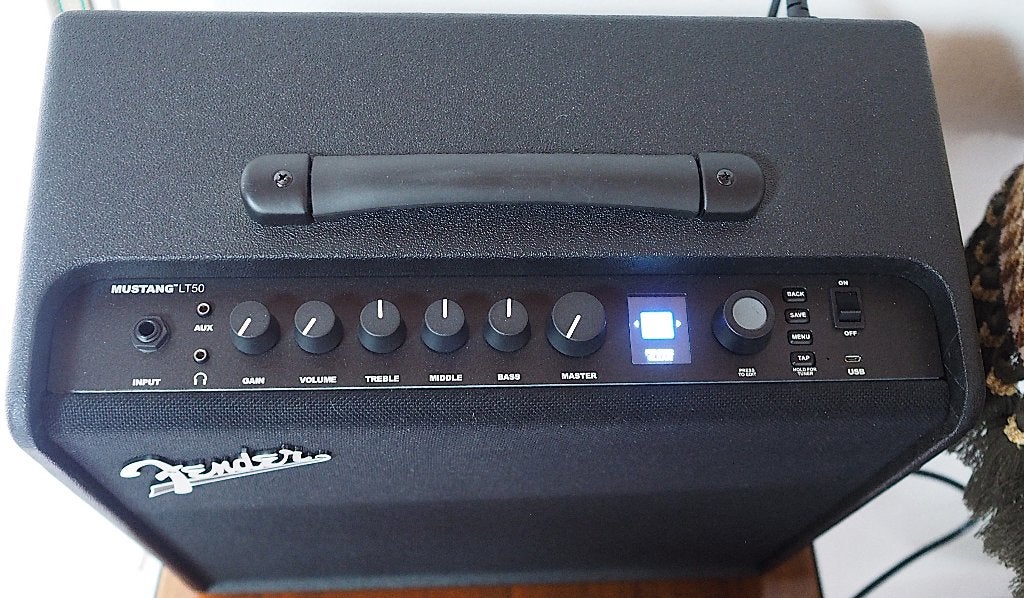 Fender Mustang LT50 Combo + Fender MS4 Footswitch, Muziek en Instrumenten, Ophalen, Zo goed als nieuw, Gitaar, 50 tot 100 watt