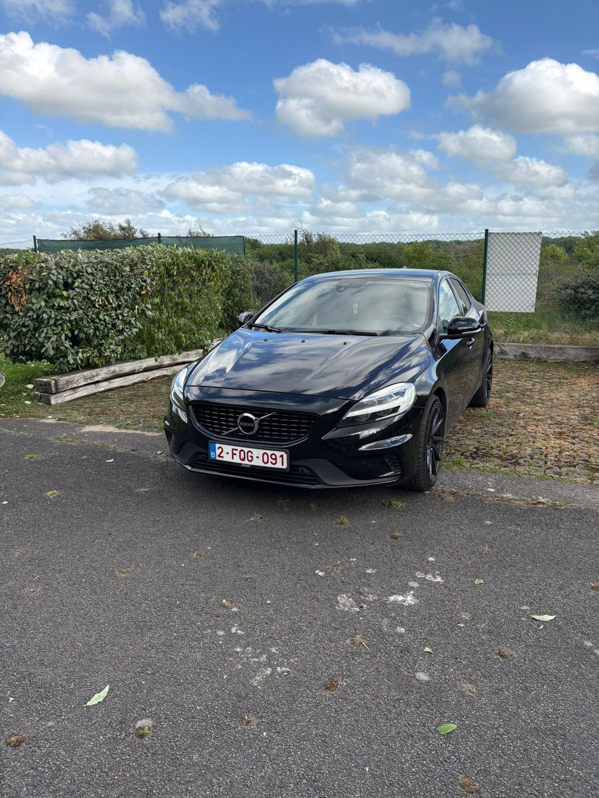 Volvo v40 T2 r-design, Auto's, 4 cilinders, Alcantara, Zwart, Particulier