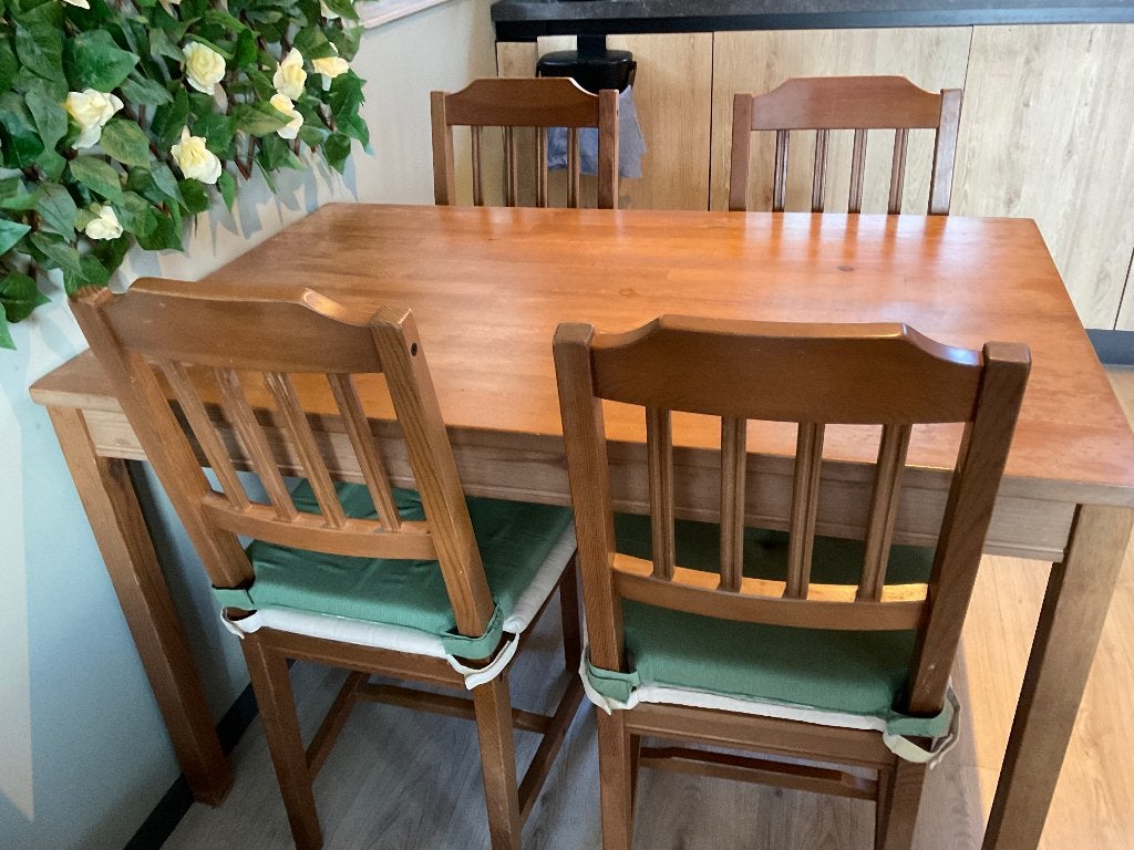 Bijna GRATIS tafel en stoelen, 100 à 150 cm, Quatre personnes, Enlèvement, Utilisé