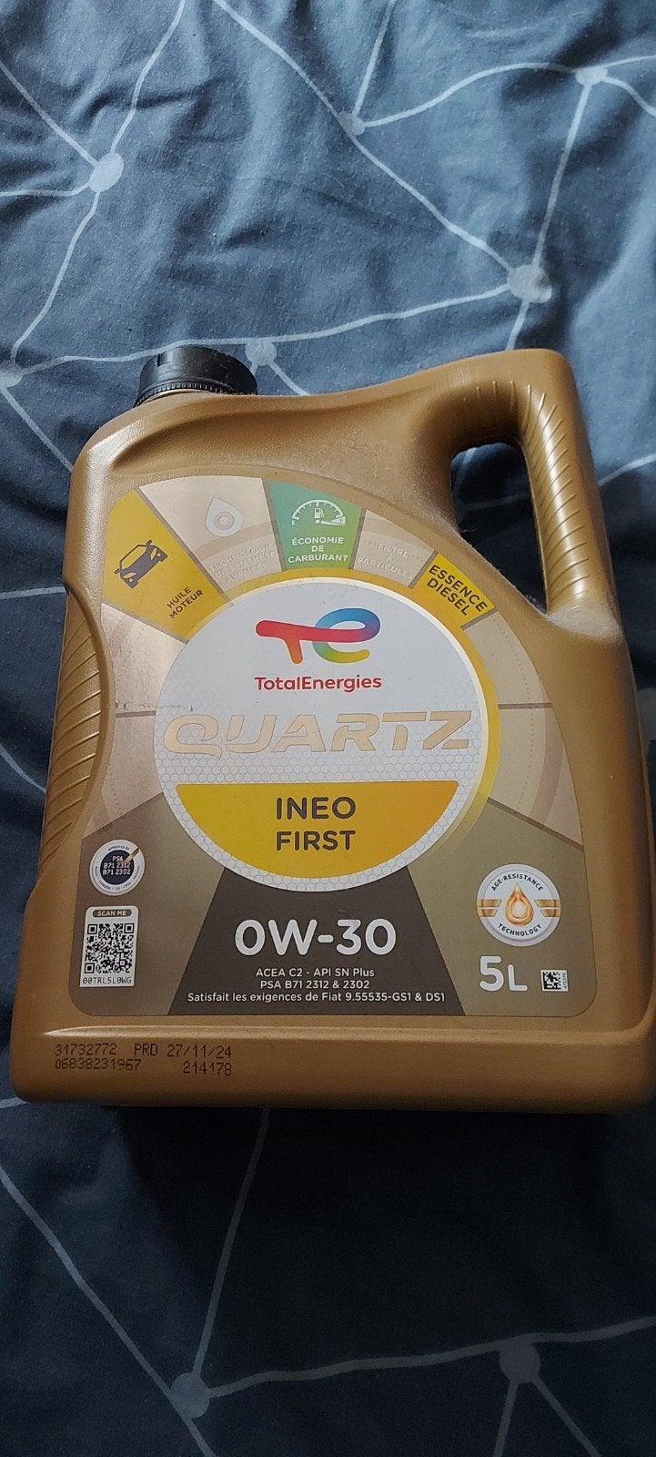 huile moteur 5 litres neuf jamais ouvert, Enlèvement