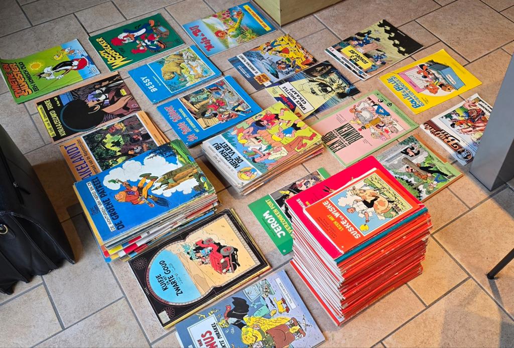 Groot lot oude strips en boeken - 100+ stuks, Boeken, Ophalen