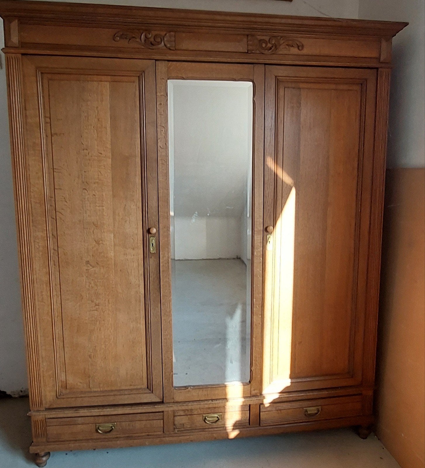 Très belle garde robe chêne, Ophalen