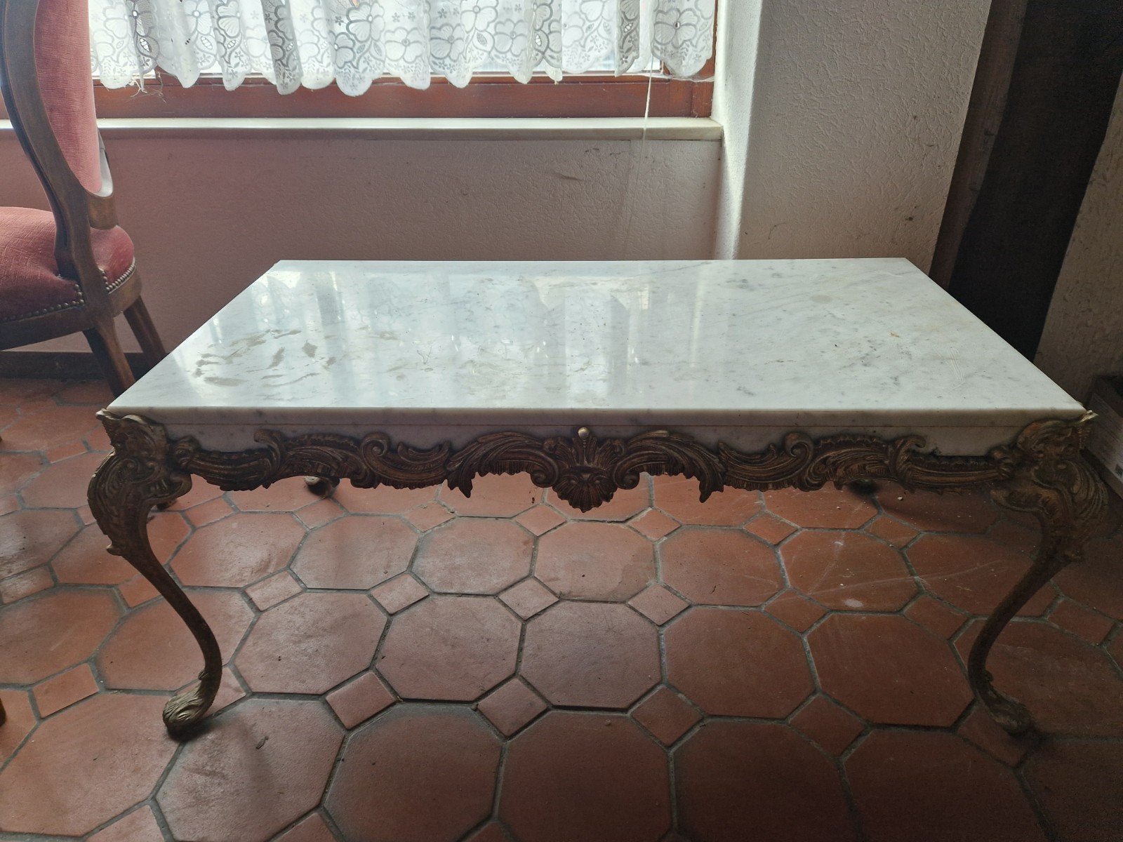 Table basse style Louis XV rococo marbre et laiton, Enlèvement, Utilisé