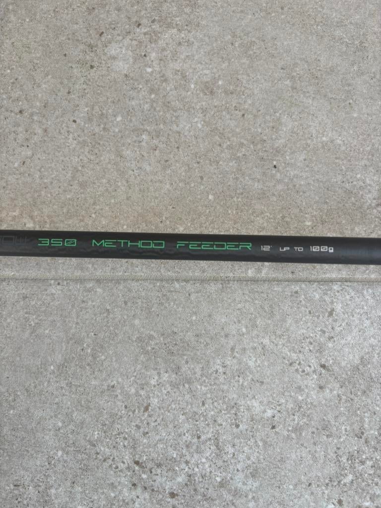 Sensas Black Arrow 350 Method Feeder 100gr + 5 toppen., Enlèvement, Comme neuf, Canne à lancer