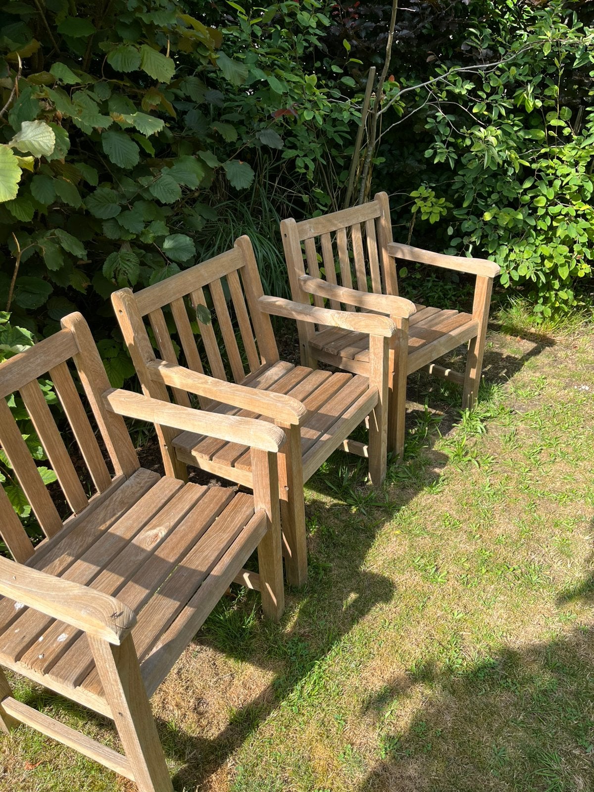 3 prachtige houtenstoelen en tafel, Tuin en Terras, Ophalen, Zo goed als nieuw