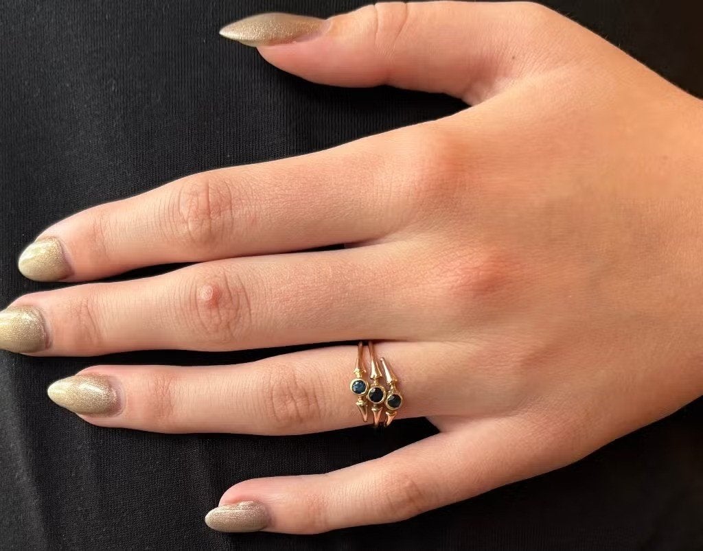 Saffier antieke 14k rose gouden dames ring uniek vintage, Handtassen en Accessoires, Ophalen of Verzenden, Goud, Ring, Met edelsteen