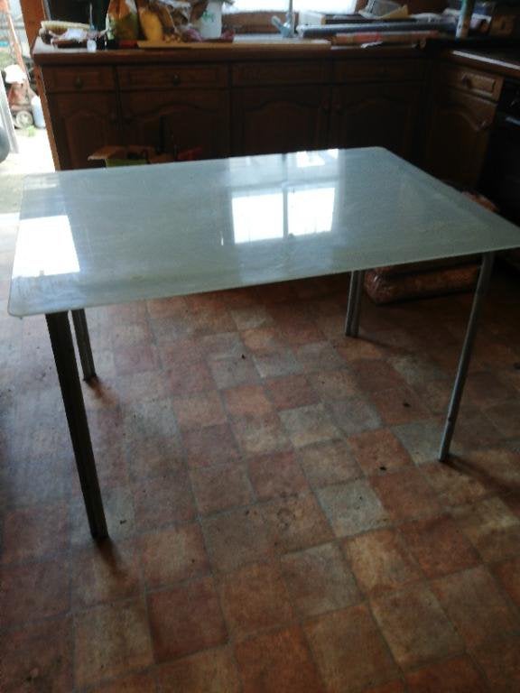Tafel met melkglas, Ophalen, Zo goed als nieuw