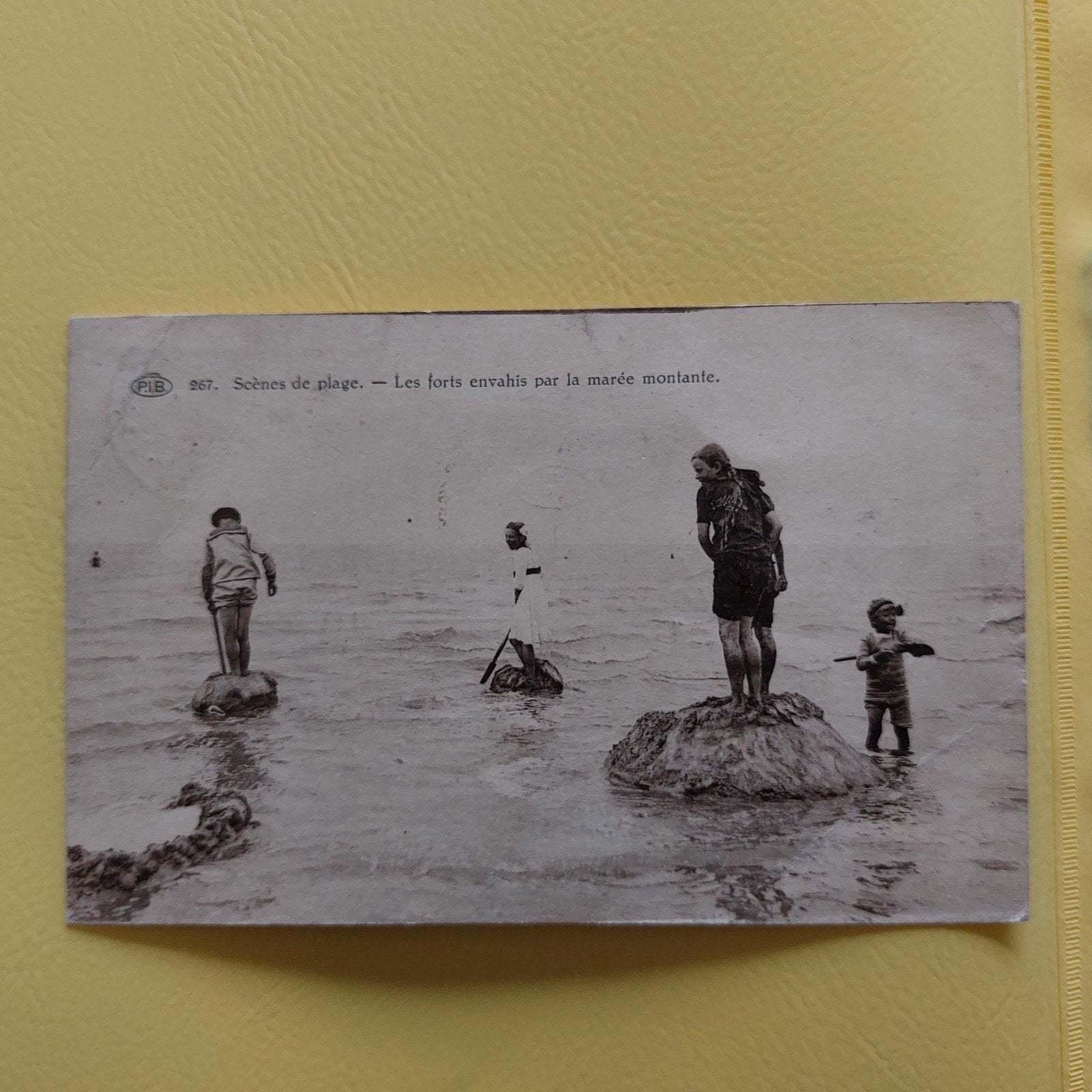 oude postkaart : op het strand, Ophalen of Verzenden