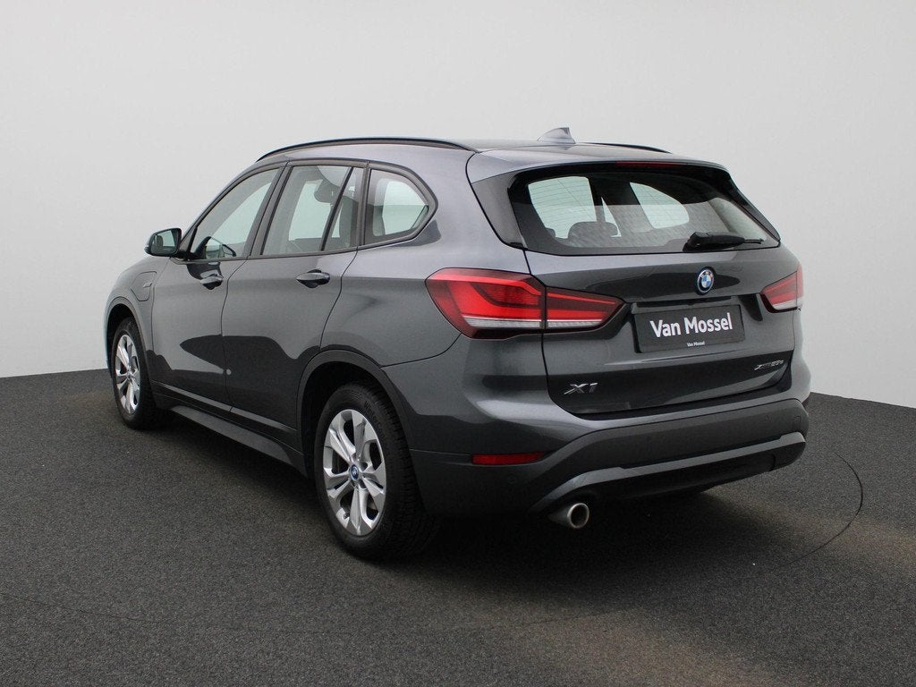 BMW X1 xDrive25e (162 kW) (automatique), Argent ou Gris, 750 kg, Entreprise, Noir