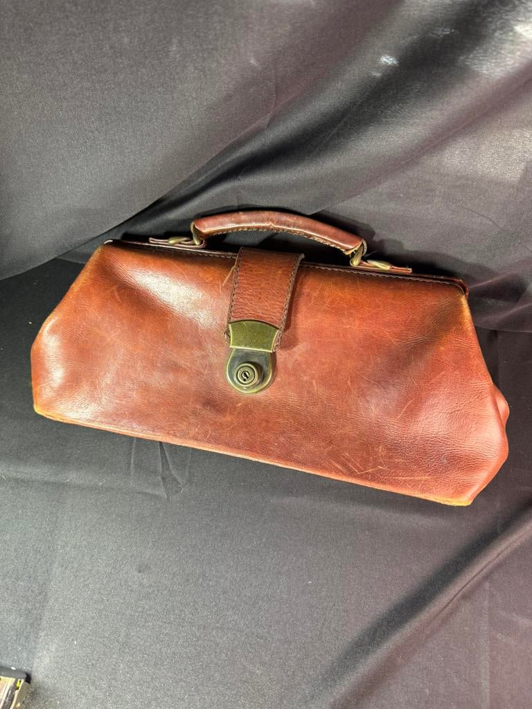 Lederen handtas / dokterstas Julviezar – vintage stijl, Handtassen en Accessoires, Ophalen of Verzenden, Gebruikt, Handtas