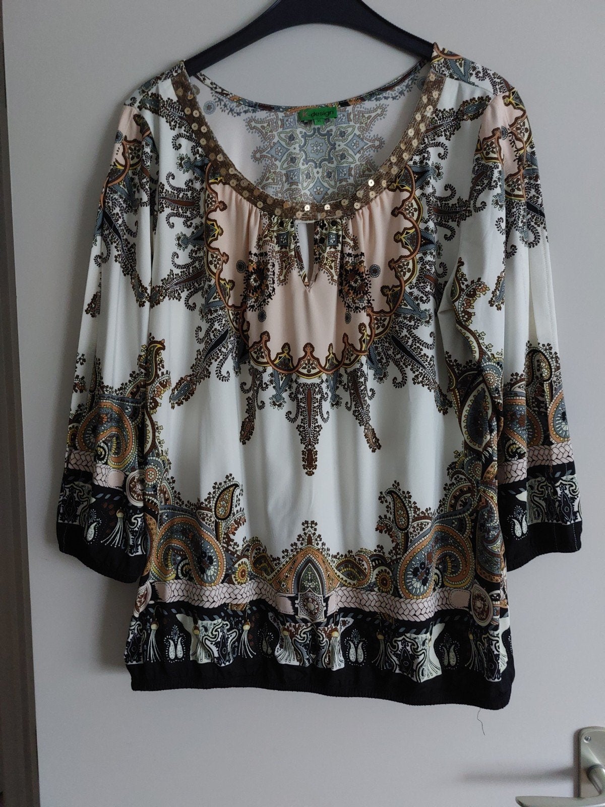 Bloes wit.roze.zwart K Design maat xl, Kleding | Dames, K-design, Maat 46/48 (XL) of groter, Ophalen of Verzenden, Zo goed als nieuw