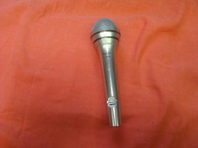 Gebruikt: AKG D320B microfoon 20260408, Ophalen of Verzenden, Gebruikt, Zangmicrofoon