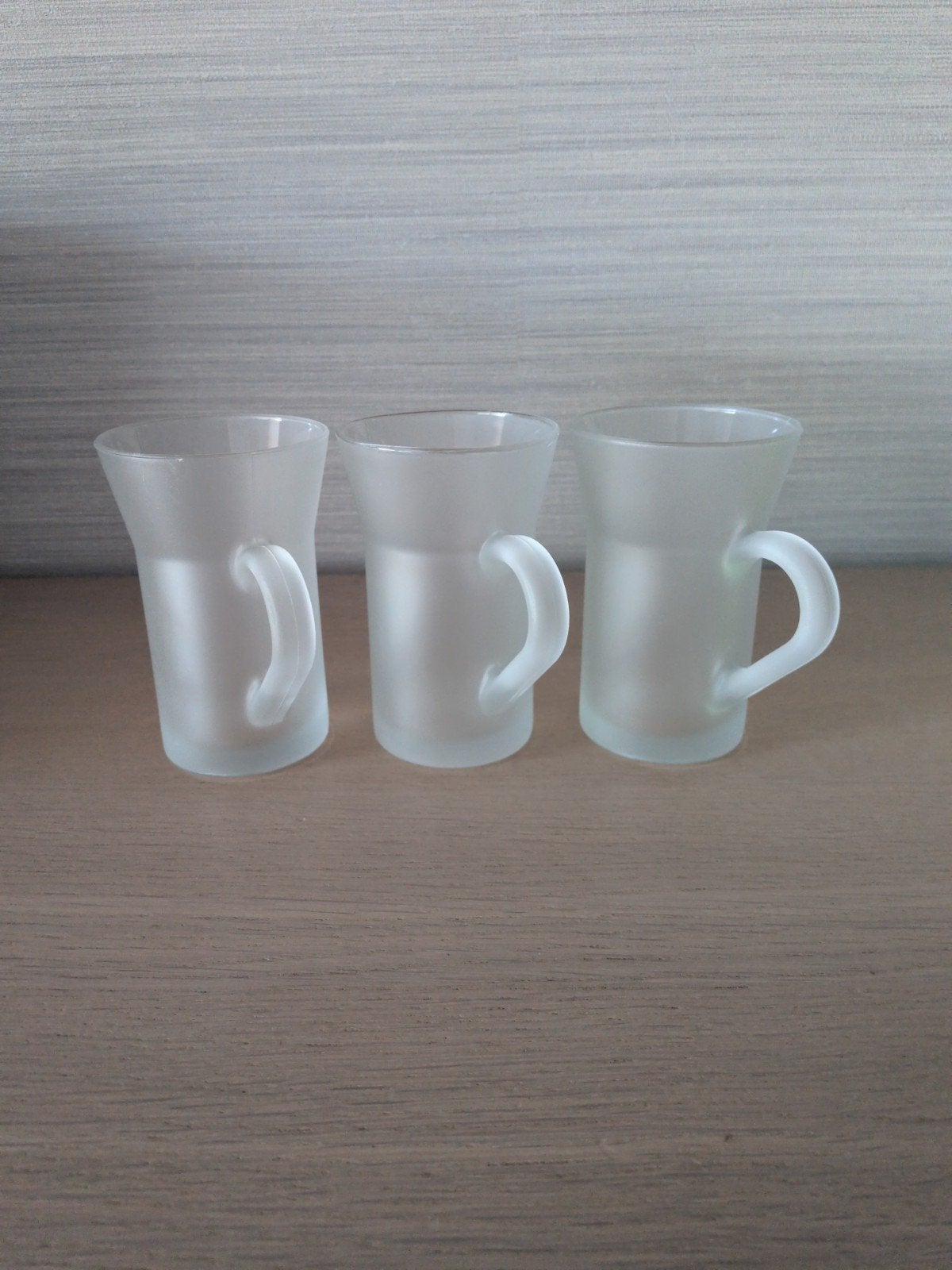 Theeglazen van melkglas, Huis en Inrichting, Ophalen, Glas of Glazen, Gebruikt, Klassiek