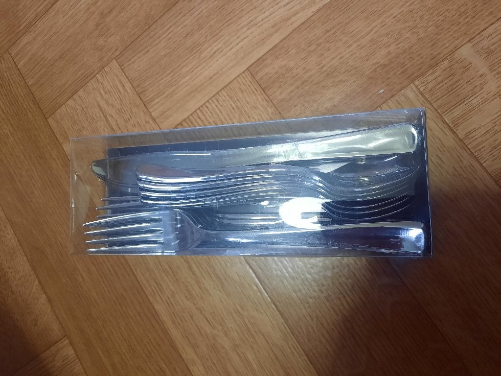 nieuwe set bestekken in pvc 6vorken + 6messen + 6lepels, Ophalen of Verzenden, Nieuw