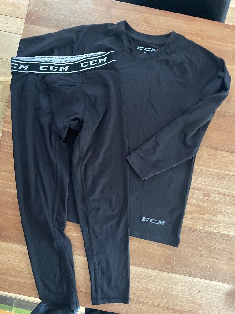 CCM base layer set Youth L, Sports & Fitness, Enlèvement, Comme neuf, Vêtements