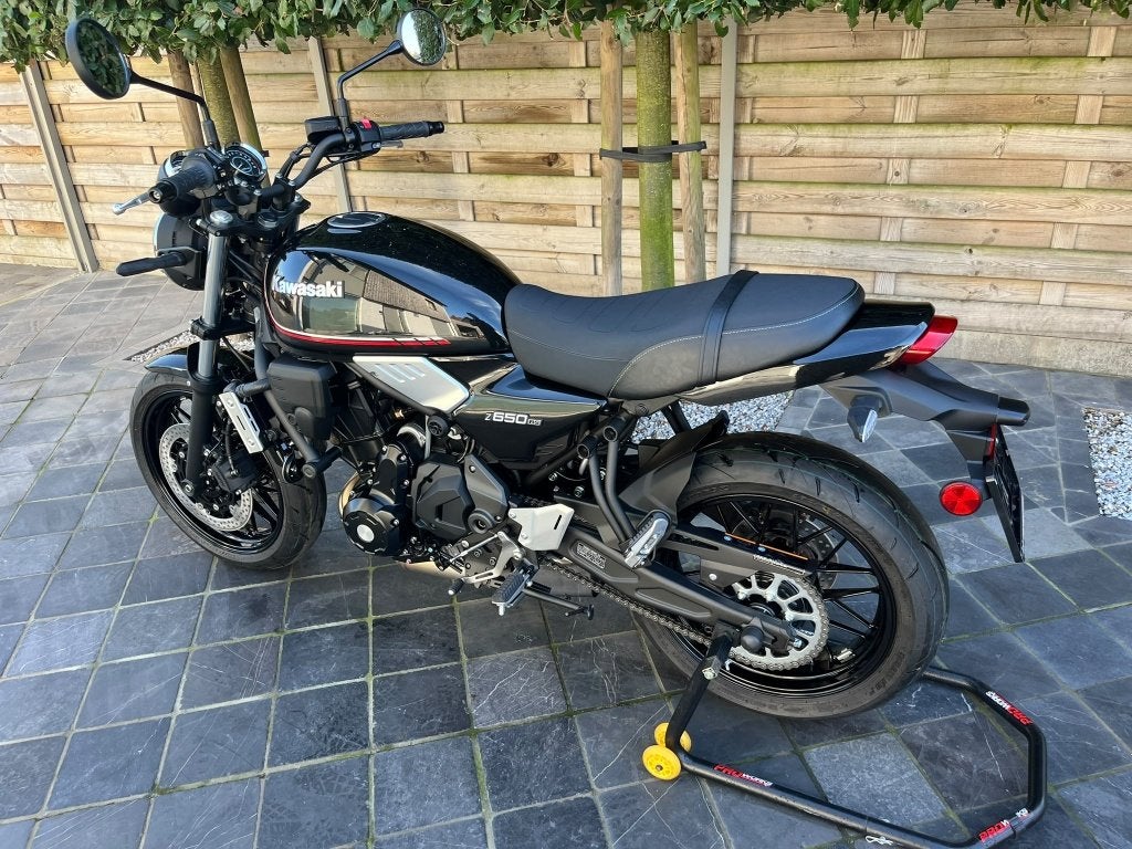 kawasaki z650rs **NIEUW**0 km !!! ** retro model **, Motoren, 2 cilinders, Nieuw, Bedrijf, ABS