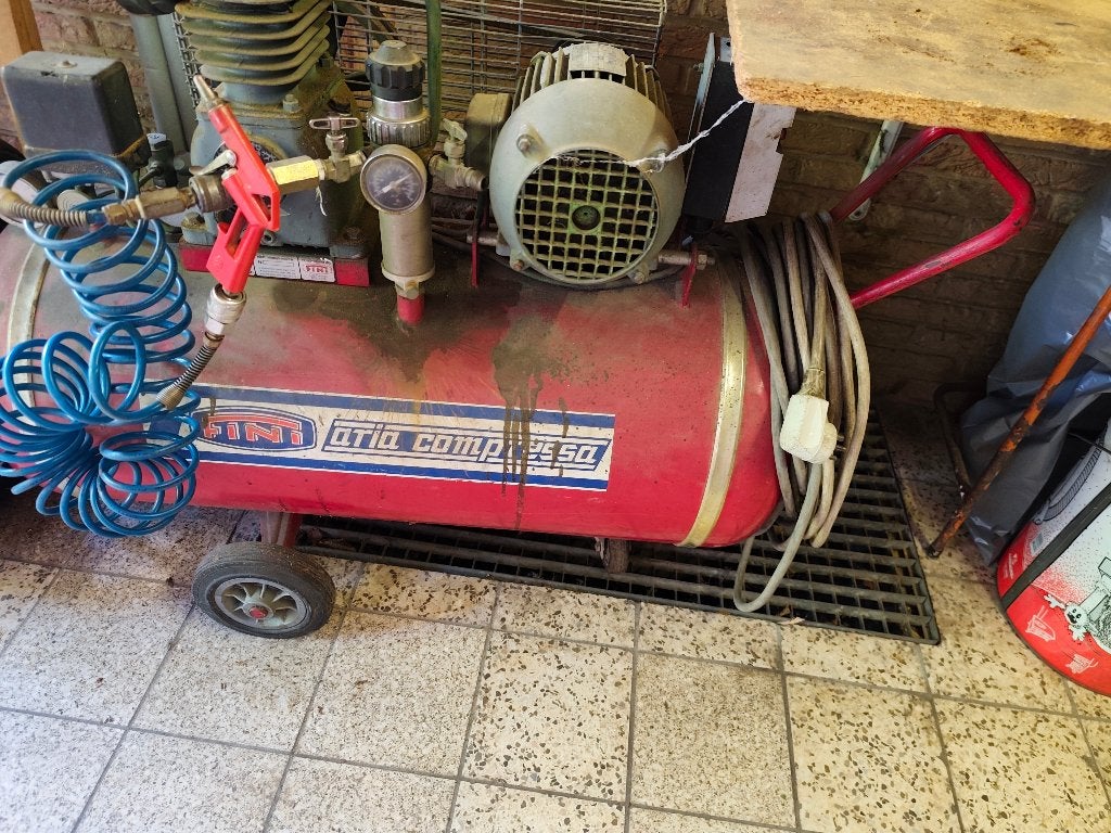 Compresseur, Bricolage & Construction, 25 à 100 litres, Enlèvement, Utilisé, 6 à 10 bars