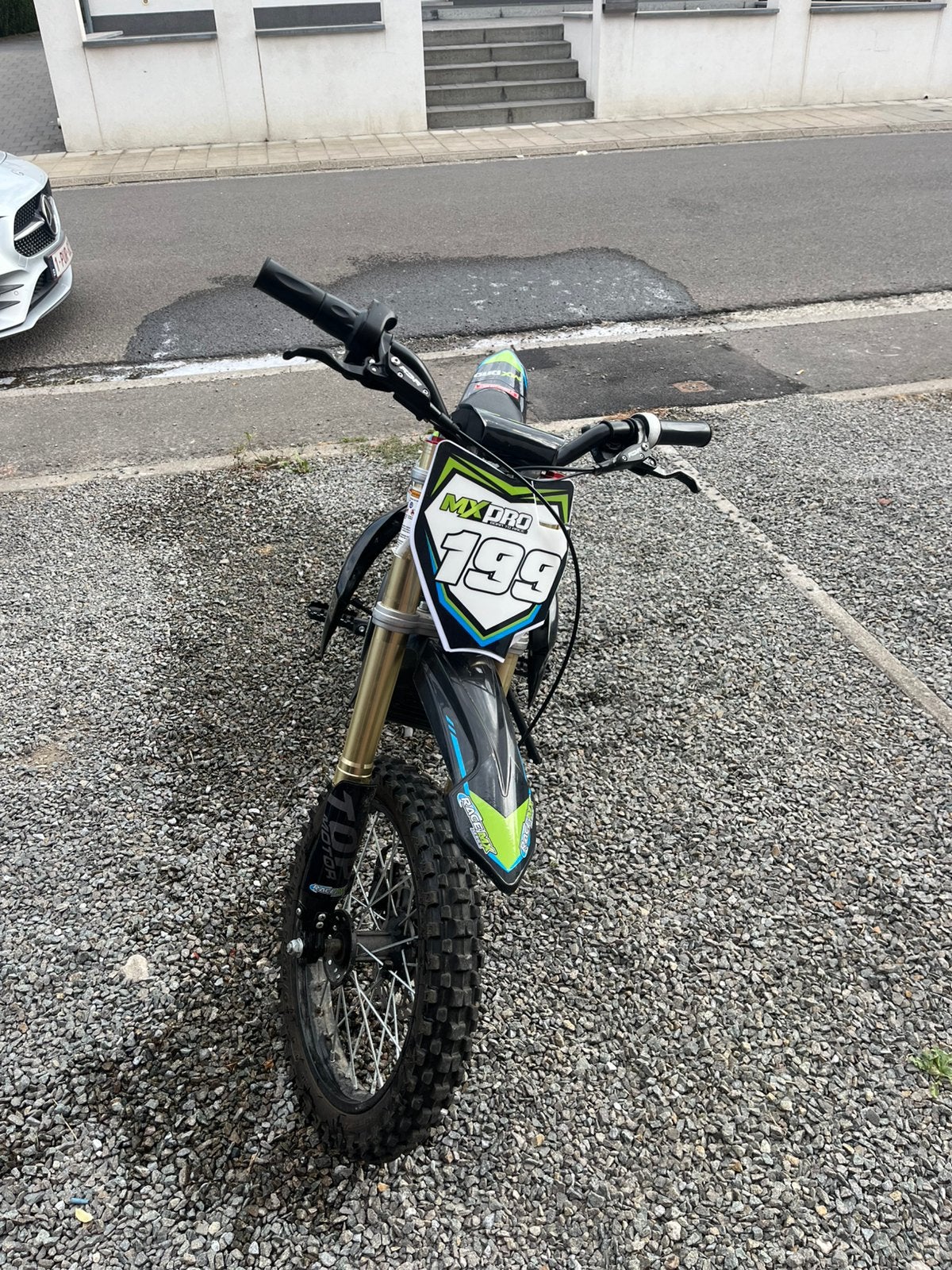 Moto cross électrique 1300 watt noire bleu verte, 1 vitesses, Comme neuf, Enlèvement