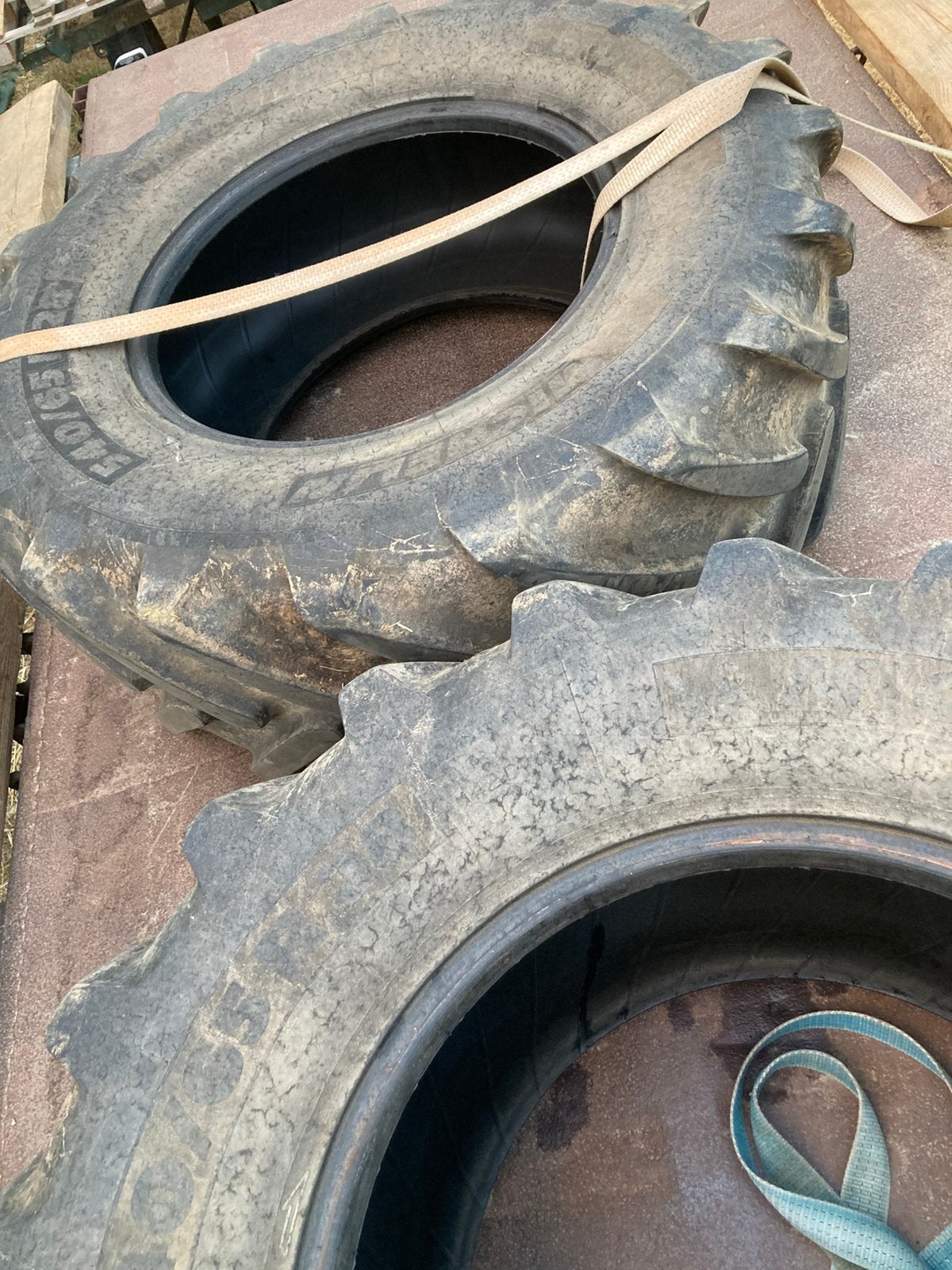 Paire de pneus tracteur Michelin Multibib 540/65 R28, Articles professionnels, Enlèvement