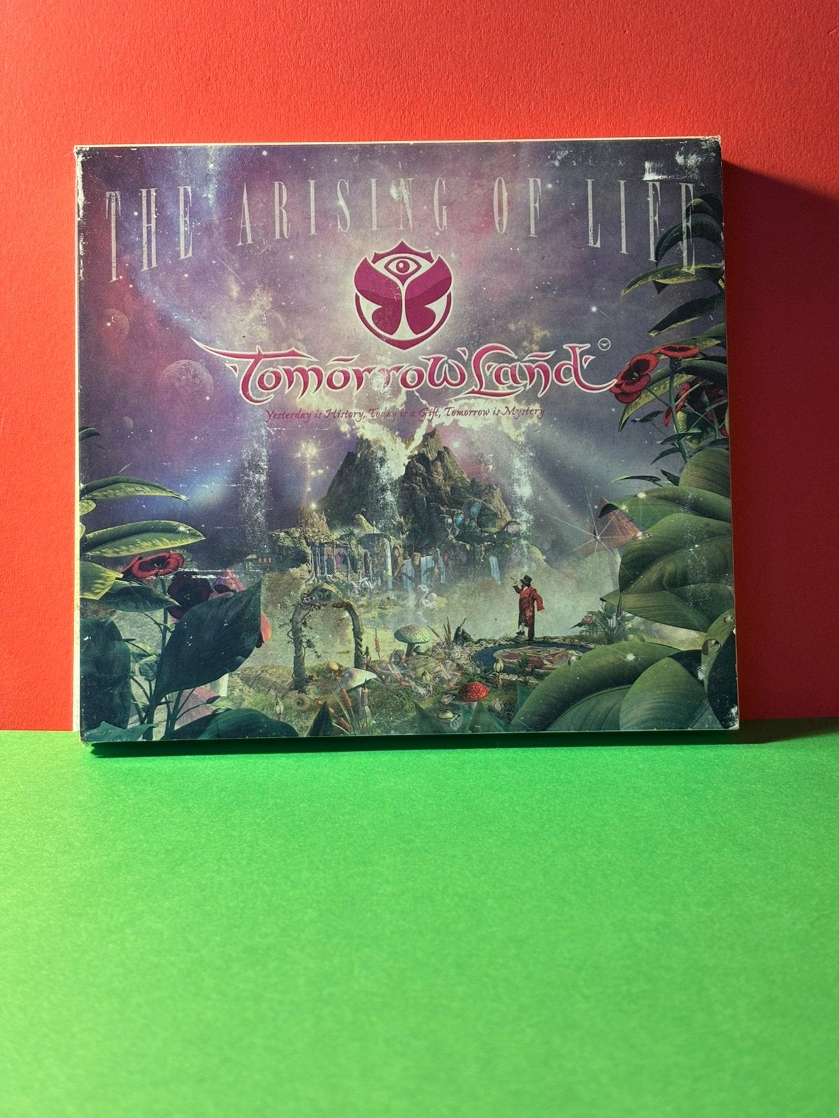 Tomorrowland - 2013 - the arising of life / nieuwstaat, Envoi, Comme neuf