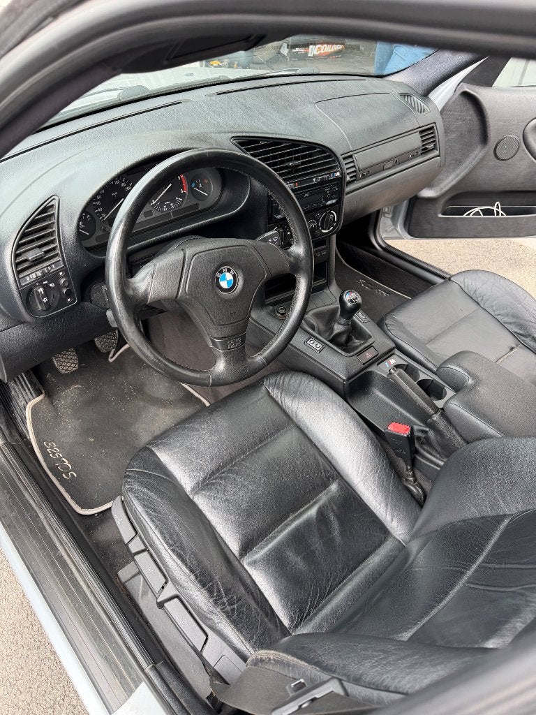 vends bmw e36 325tds, Autos, Cuir, Argent ou Gris, Achat, 4 portes