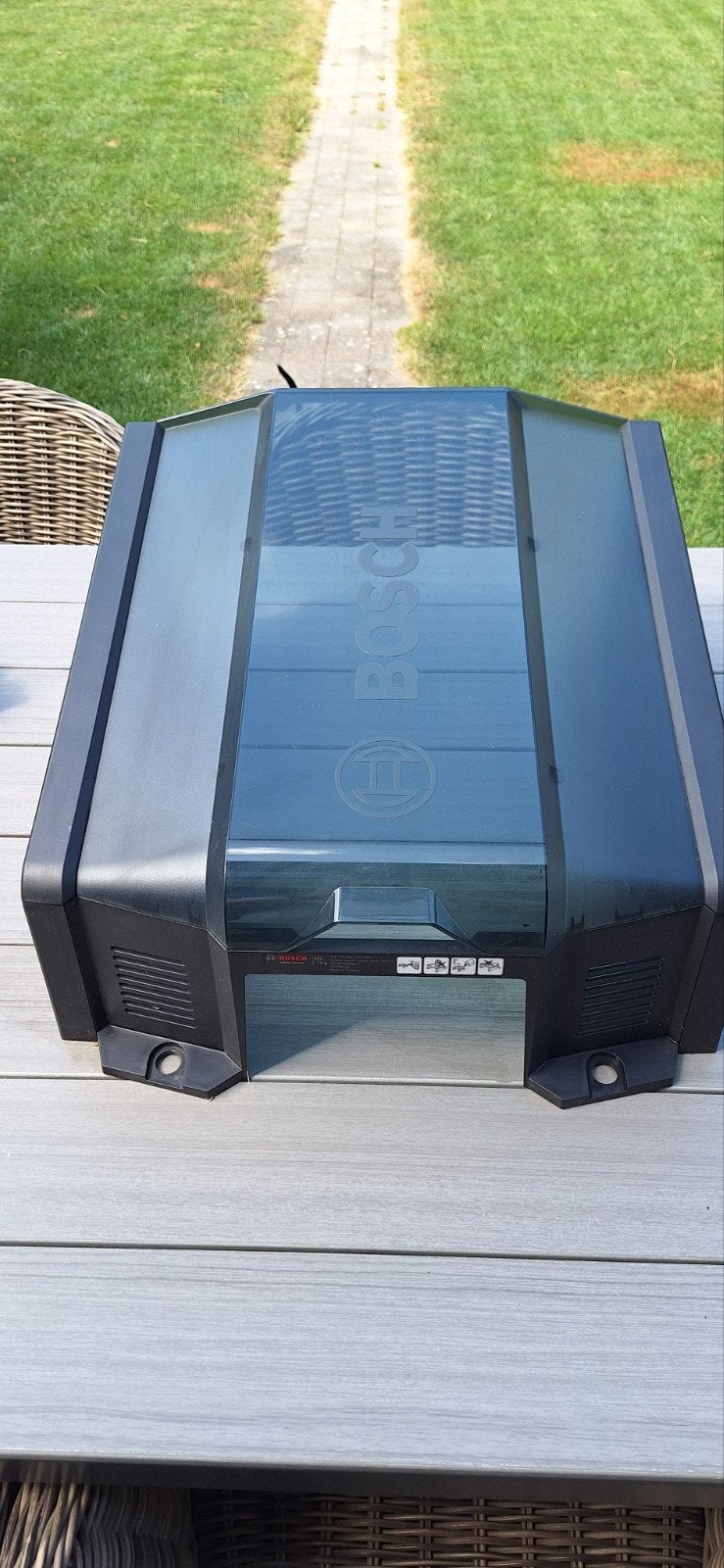 BOSCH garage voor robotmaaiers, Tuin en Terras, Robotmaaiers, Ophalen