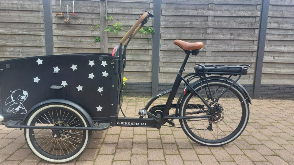 Elek bakfiets Troy, Ophalen