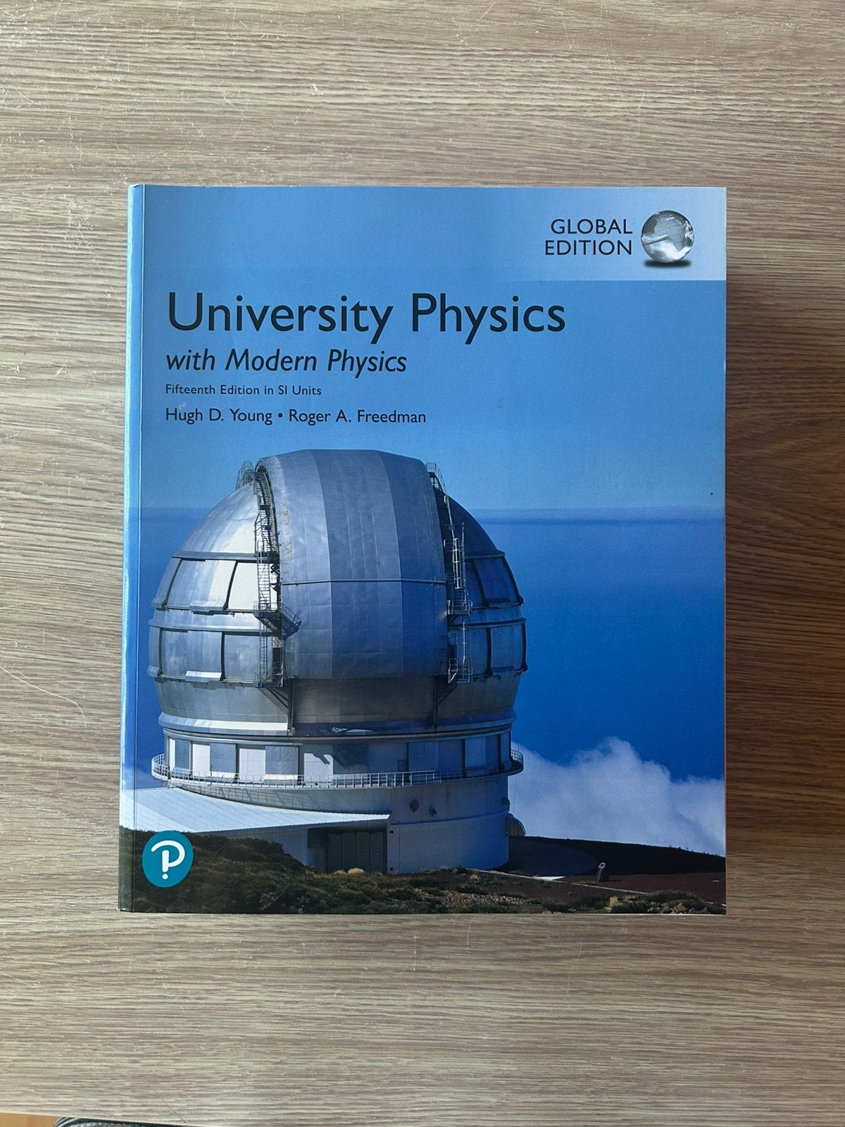 University Physics with modern physics, Ophalen, Zo goed als nieuw