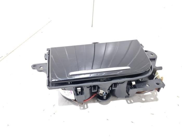 Porte-gobelet d'un Audi A8, -, 3 mois de garantie, Audi, Utilisé