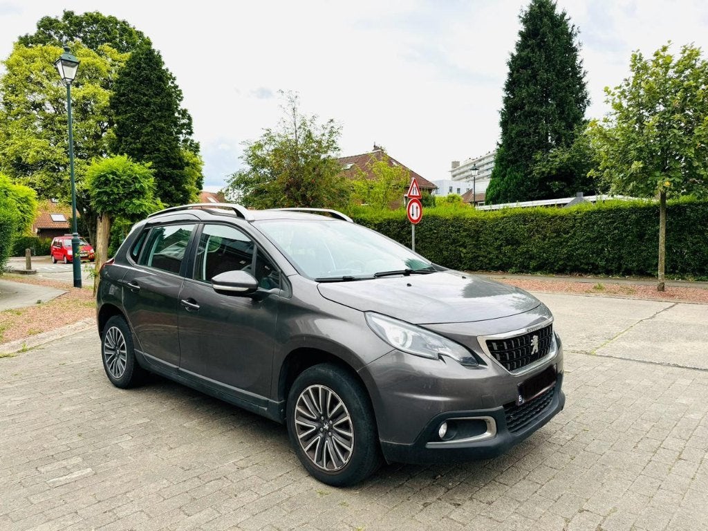 Peugeot 2008 Active (2018) Benzine — 57.837 km, Auto's, Voorwielaandrijving, Euro 6, 110 g/km, 770 kg