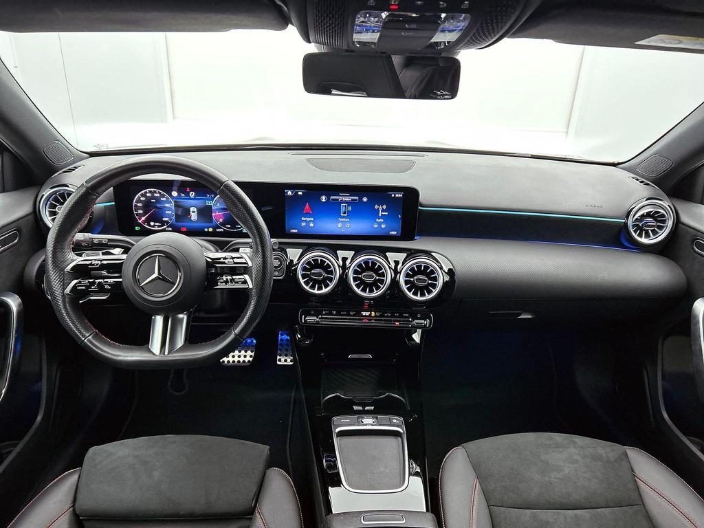 Mercedes-Benz A-klasse 180 Hatchback AMG Line | Smartphone I, Autos, 100 kW, Achat, Entreprise, 5 places