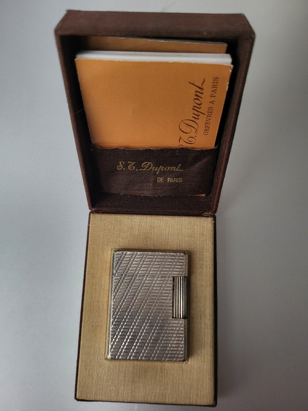 S.T. Dupont aansteker, Verzenden, Aansteker
